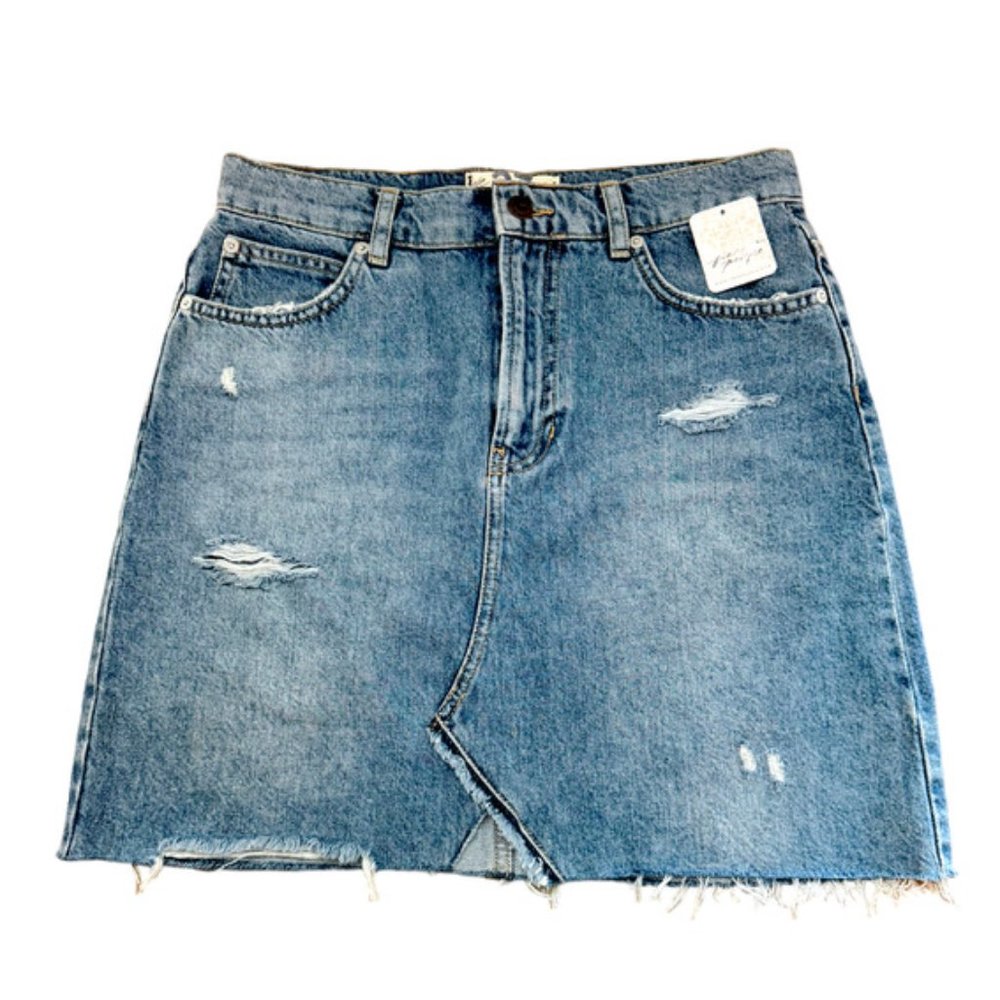 NWT FREE PEOPLE( We THE FREE) Mid Rise Distressed Pockets Denim Skirt Size 4 - Picture 1 of 8